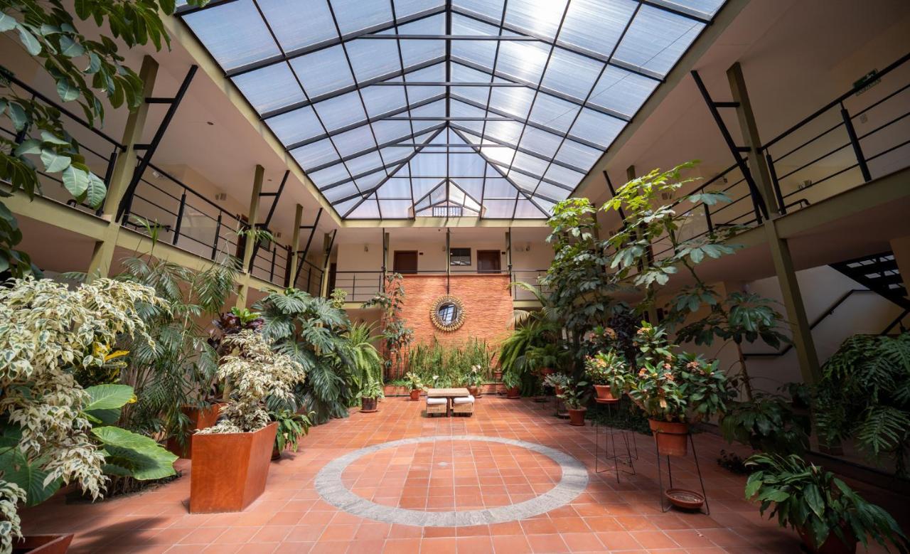 Sol Natura Hotel オランテイタンボ エクステリア 写真